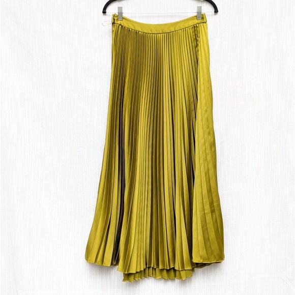 Zara Green Glossy Satin High Waist Pleated A-line Midi Skirt, size XS - Picture 1 of 6